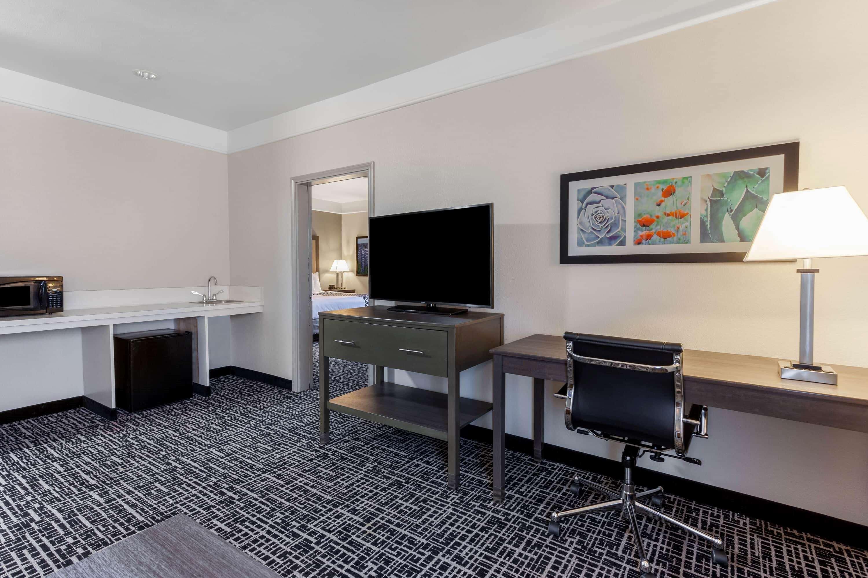 La Quinta By Wyndham Seguin Hotel Bagian luar foto