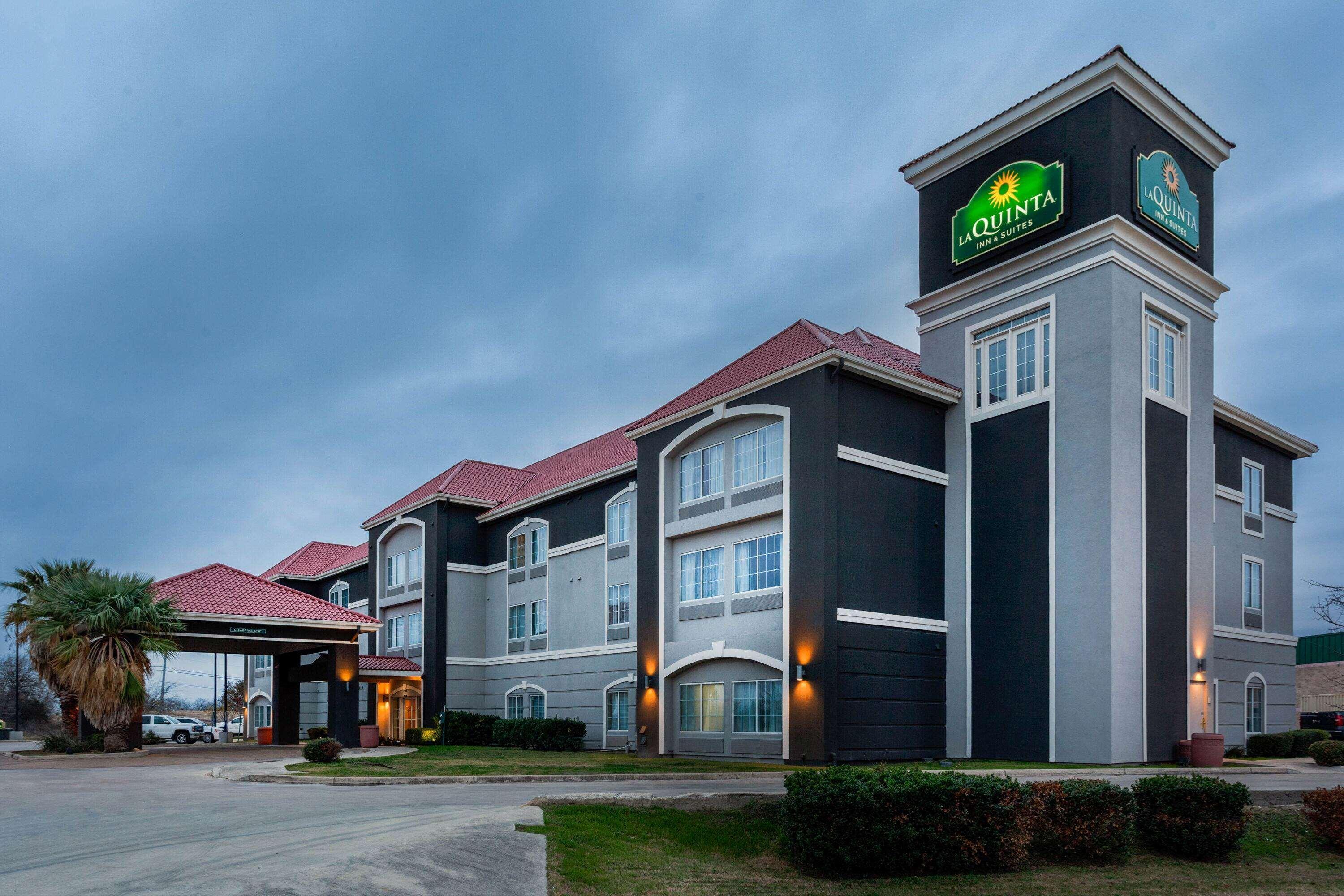 La Quinta By Wyndham Seguin Hotel Bagian luar foto